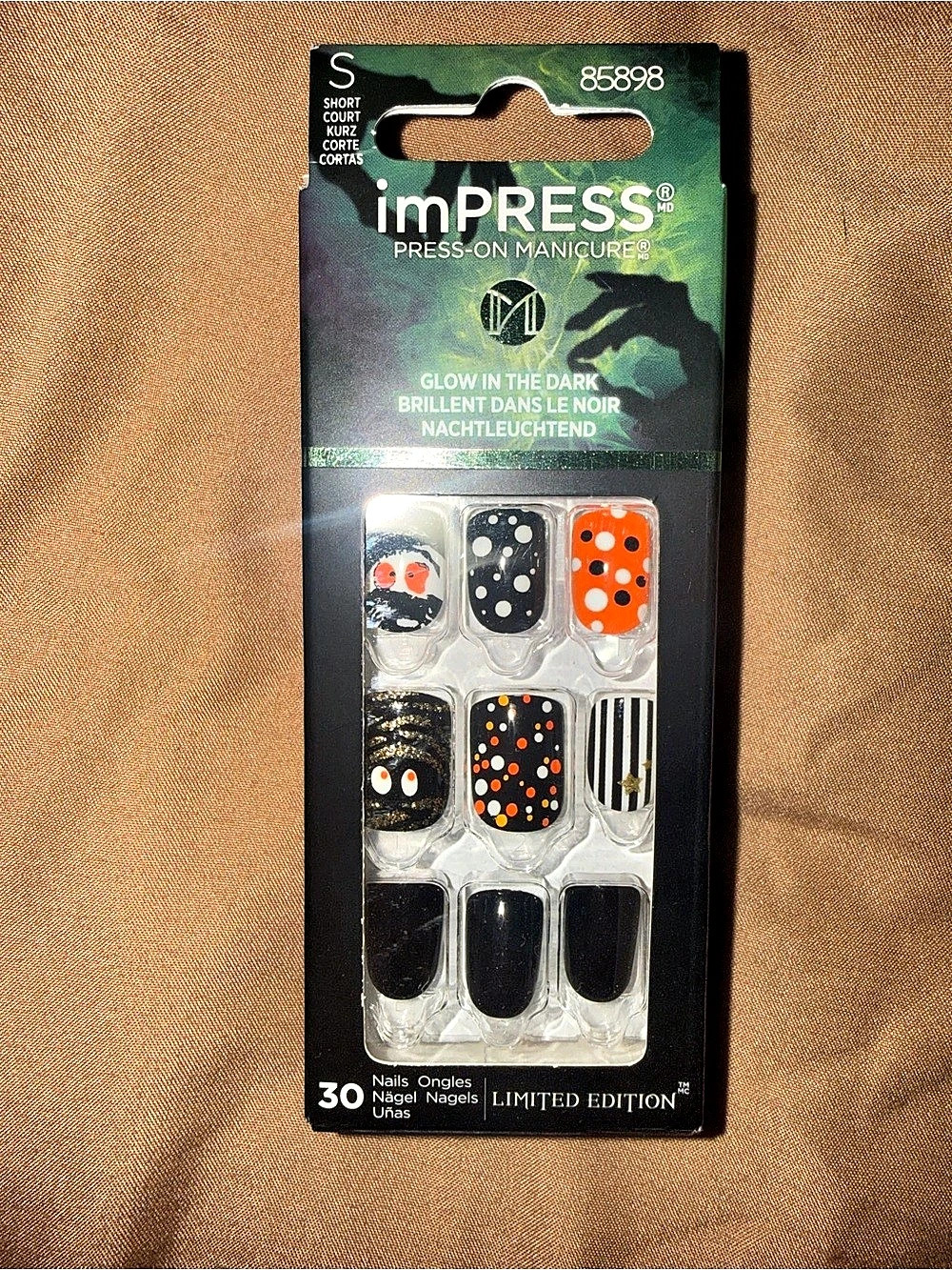 imPRESS Bleeding Love Glow in the Dark Press-On Nails NWT